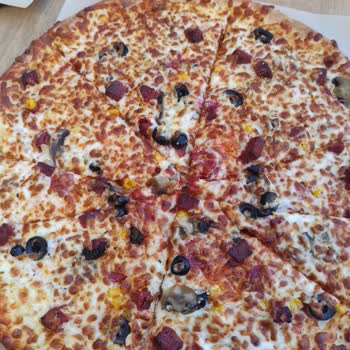 Little Caesars Pizzada Malzemeden Kısıldığını Düşünüyorum.