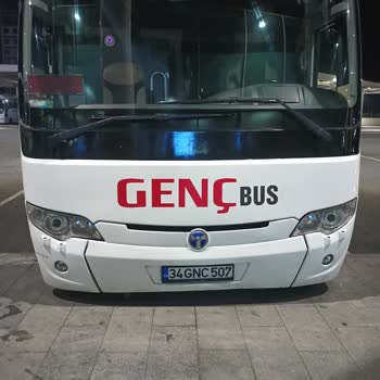 Genç Turizm İhmalsiz! Bozulan Araçla Reflektör Olmadan Yolda Canımızı Hiçe Saymak