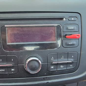 Renault Farlar Açıkken Korna Çalışmaması Ve Hayalet Ekran Olması