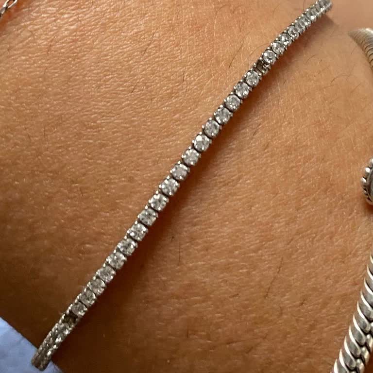 Erer Gümüş Bilekliğin Taşı Düştü