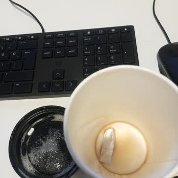 Coffy Kahvemin İçinden Çıkan Alüminyum Metalik Madde Hk.