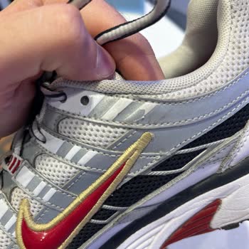 Sneaks Up 4 Aylık Az Kullanılmış Ayakkabıda İnanılmaz Derecede Deforme Var