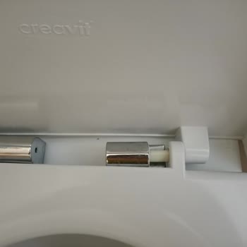 Creavit Marka Klozet Kapağı Menteşe Pimi Plastiğinin Kırılması