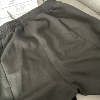 Adidas 1 Günde Tüylenen Eşofmana Red Verdi