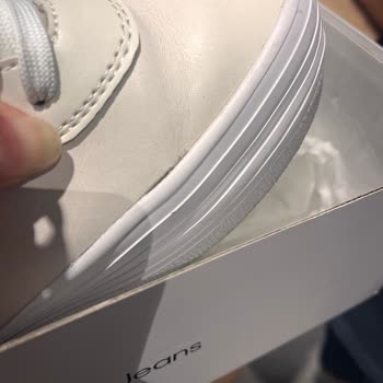 Calvin Klein Marka Ayakkabı 6.7 Giyilmede Açıldı