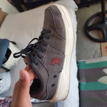 FLO Ayakkabı FLO Mağazasından Aldığım 2 Aylık Ayakkabıda Renk Solması