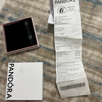 Pandora Mücevher Pandora Bakır Karışımlı Gümüş Kullanıyor S925