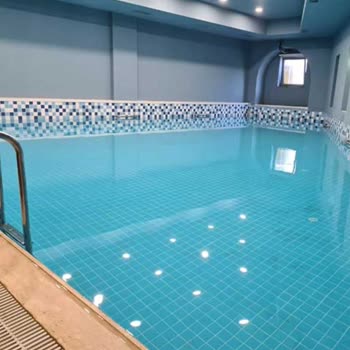 İstanbul Hamamı ve Spor Kompleksi Havuzda Hijyen Yok Çiş Kokuyor