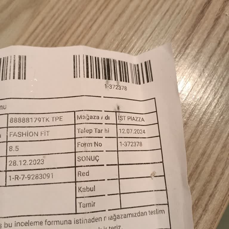 Skechers 2 Ay Olmadan Ayakkabı Yırtıldı Ve İç Tarafa Doğru Eğilmeler Oldu