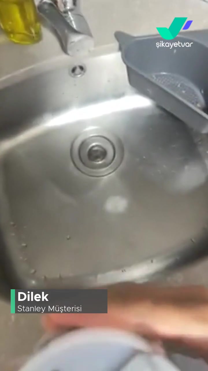 Stanley Quencher Termos Akıtma Problemi! videonun kapak resmi