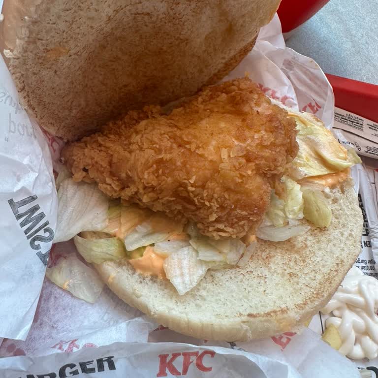 KFC Zinger Menü İçindeki Et Parçası O Parayı Hak Etmiyor