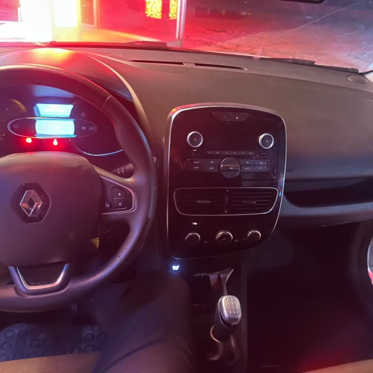 Renault Clio 4 USB Tanımama