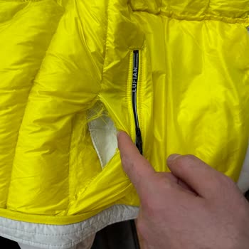 Lufian Kaz Tüyü Erkek Mont Her Yerinden Yırtılıyor