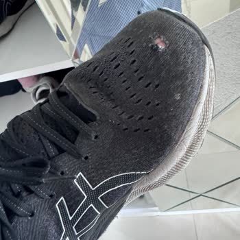 Asics Gel Nimbus 26 Yırtılıyor