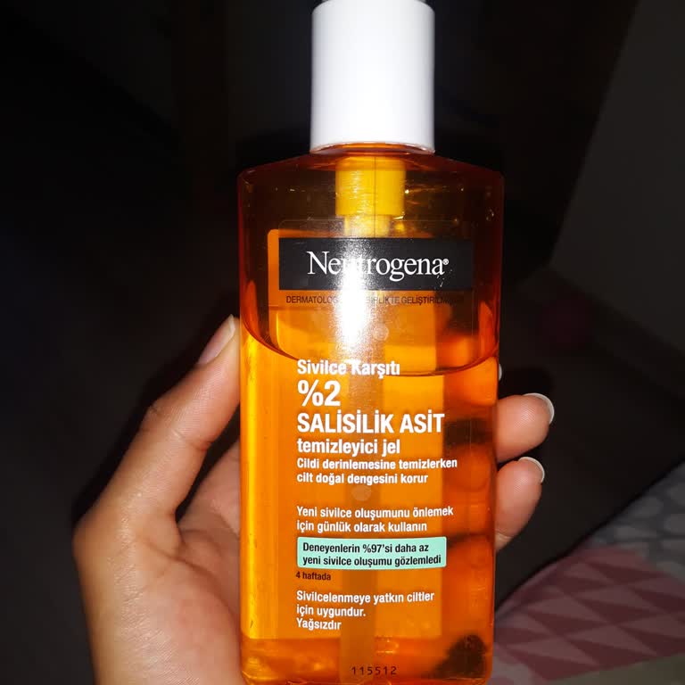 Akneye Eğilimli Yüzüm İçin Neutrogena Jeli Deneyimim!