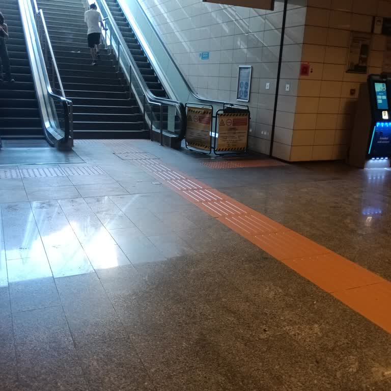 İBB - İstanbul Büyükşehir Belediyesi Yürüyen Merdiven Arızaları