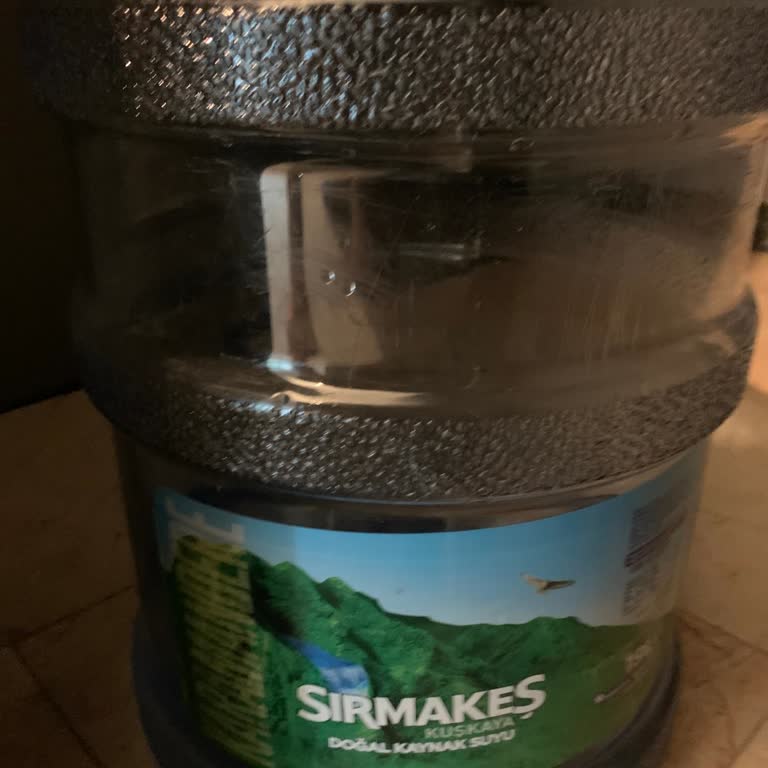 Sırmakeş Su Damacanasının Altında Delik Var