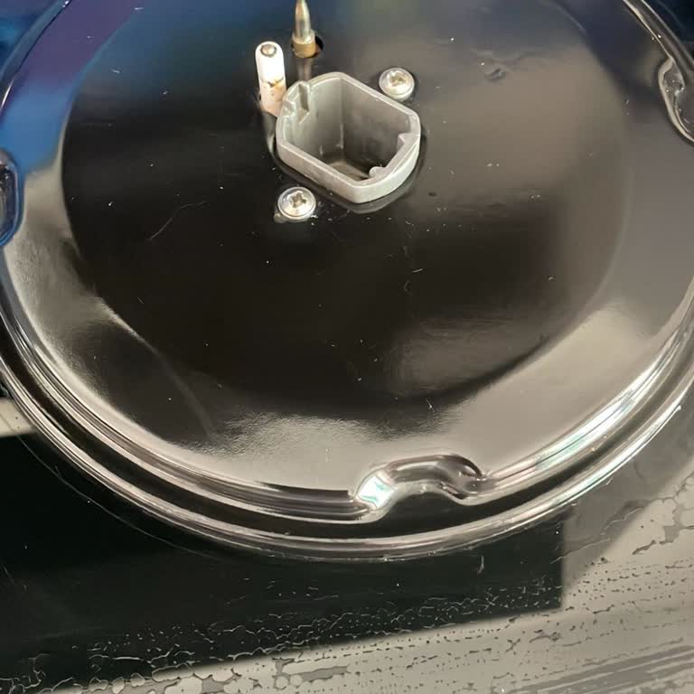 Goodwest Set Üstünden Su Damlatıyor Alt Kısma