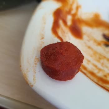 Maret Sosis Kıl Çıktı