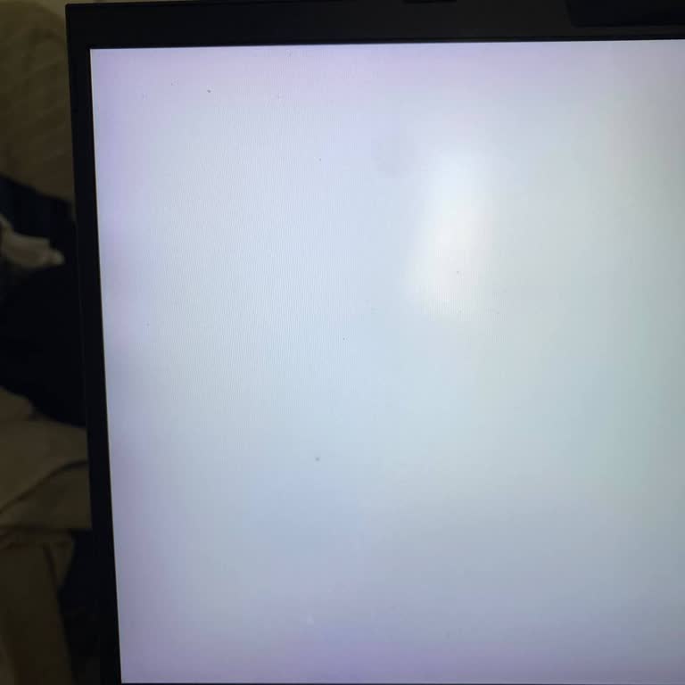 Monster Notebook Mağduriyeti Ölü Piksel Ve Malzeme Kalitesi