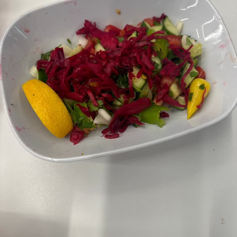 Köfteci Yusuf Personel Ve Çok Kötü