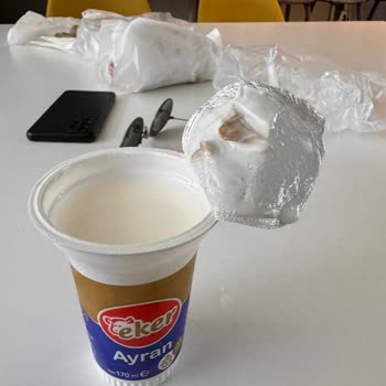 Eker Ayran İçinden Çıkan Kütle