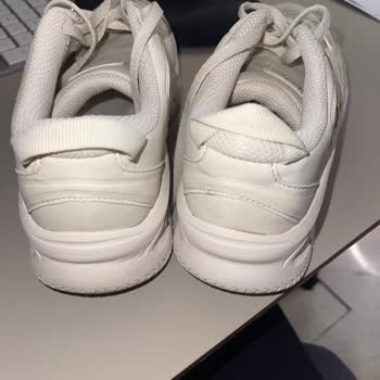 Skechers Üretim Hatası Olan Ürününü / Müşteri Mağduriyeti