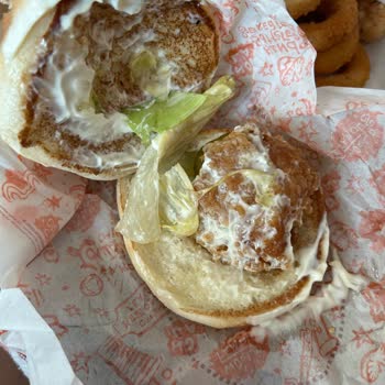 Popeyes Ürünün Görseldekiyle Alakası Yok.