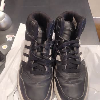 adidas İlkesiz Davranış Yakışmayan Hareket