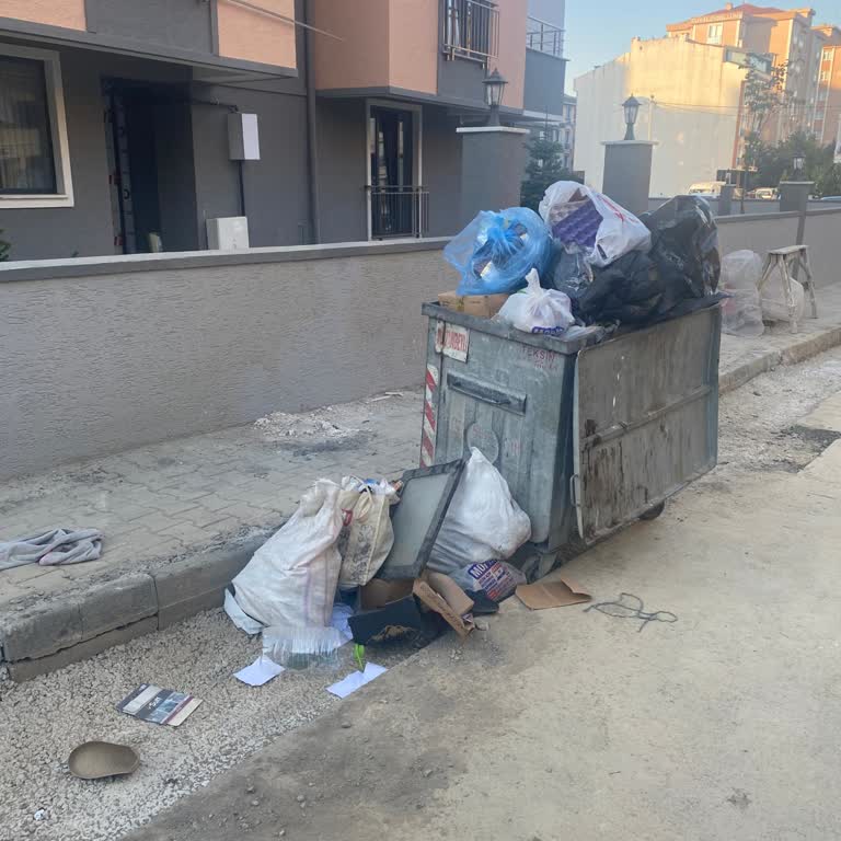 Sultanbeyli Adil Mahallesinde Çöp Var Ve Kimse İlgilenmiyor!