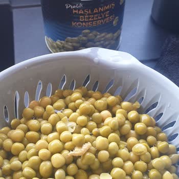 Harras Konserve Kurtlu Çıktı