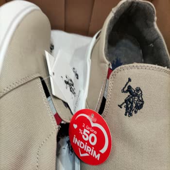 FLO Ayakkabı FLO Akbatı Etikette Yazan İndirimi Uygulamıyor