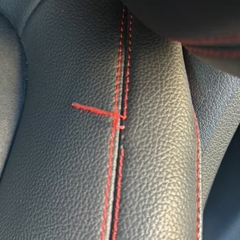 Mercedes-Benz Sıfır Arabanın Koltuk Dikişlerinin Açılması