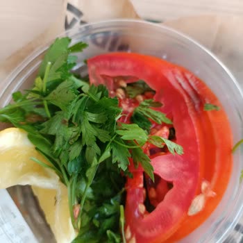 Nata Vega Pidem'de Hijyen Sorunu Ve Küflü Domatesler