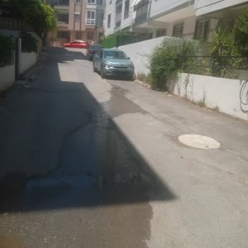 İzmir Büyükşehir Belediyesi Arızalı Atık Su Kanal Borusu Patlağı