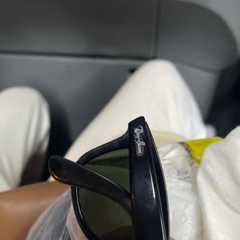 Rayban Gözlük Logosunda Kararma