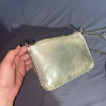 Stradivarius Çanta 2 Ayda Soyulmaya Başladı