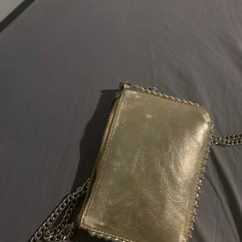 Stradivarius Çanta 2 Ayda Soyulmaya Başladı