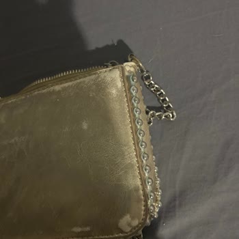 Stradivarius Çanta 2 Ayda Soyulmaya Başladı