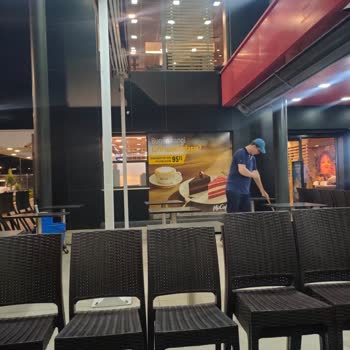 McDonald's Merter Neden Böyle?