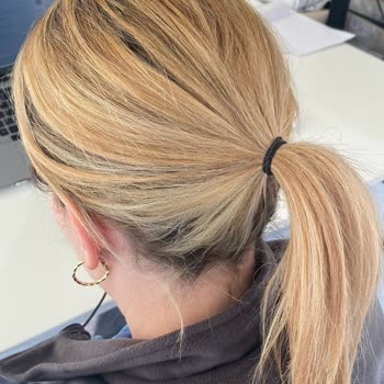 Salon Ay Saç Ve Tasarım Kadıköy Pişmanlıktır!