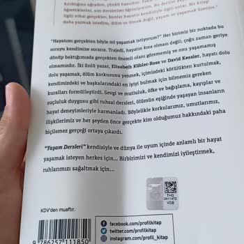 Kitapsepeti Kitaplarım Ortadan İkiye Katlanmış