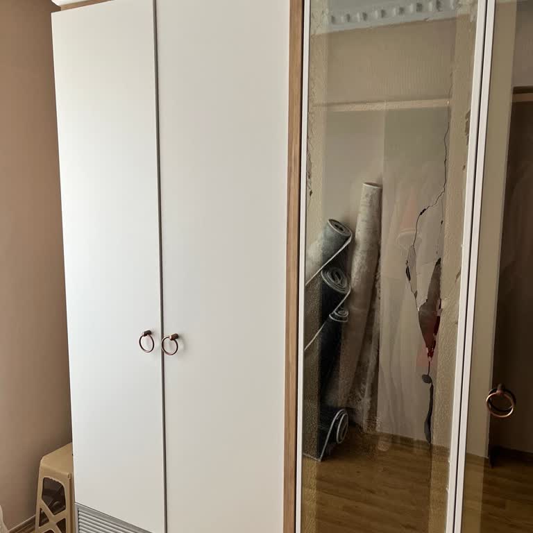 İstikbal Lena Gardırop Camı Durup Dururken Patladı Garantiye Girmiyormuş