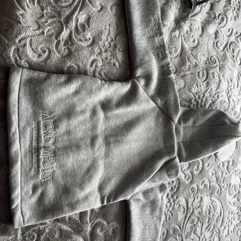 Mirakidss Hiçbir Alakası Olmayan Sweat