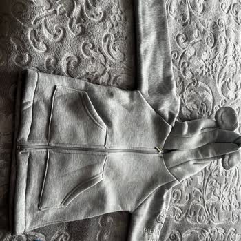 Mirakidss Hiçbir Alakası Olmayan Sweat