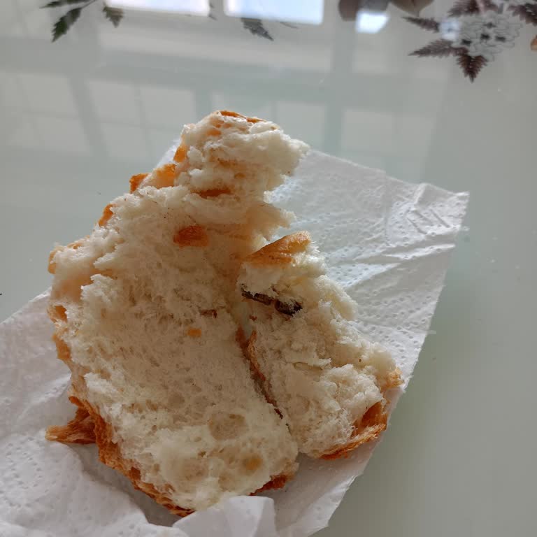 Ekmekçi Gurme Ekmeğin İçinde Yabancı Madde