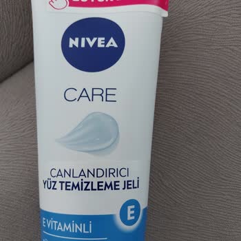 Nivea Care Canlandırıcı Yüz Temizleme Jeli