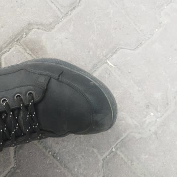 Kinetix Ayakkabı Kendi Kendine Çatlama Ve Yarılma