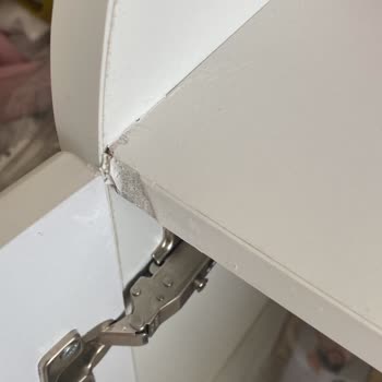 Madrenino Mobilya Arızası İçin Ücret Talep Ediyor