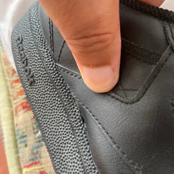 Reebok Mağazasından Aldığım Ayakkabı Defolu Çıktı Ve Mağaza Kapanmış!